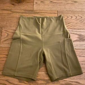 Lululemon Align Shorts 6” with Pockets